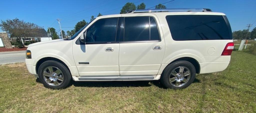2007 Ford Expedition Limited's photo